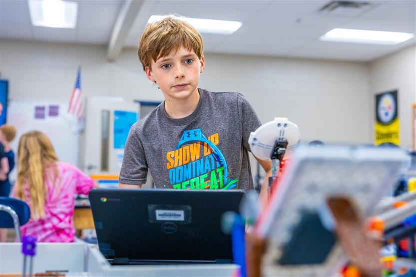 Students build robots